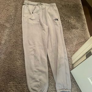 North face size medium pants!! Worn once. In great condition!